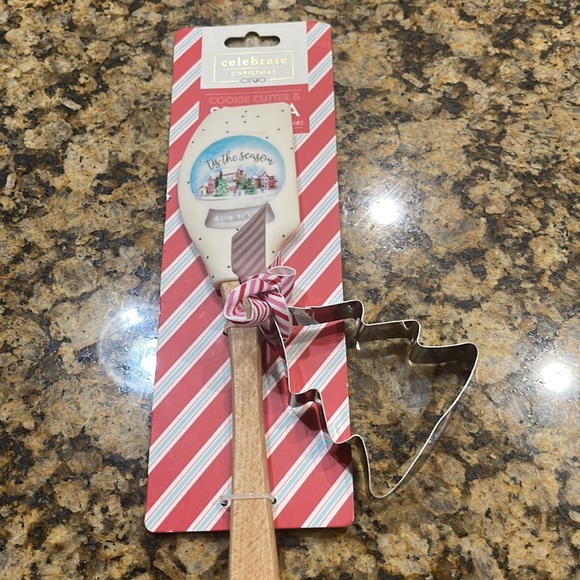 Holiday Spatula & Christmas Tree Cookie Cutter - Picture 3 of 7